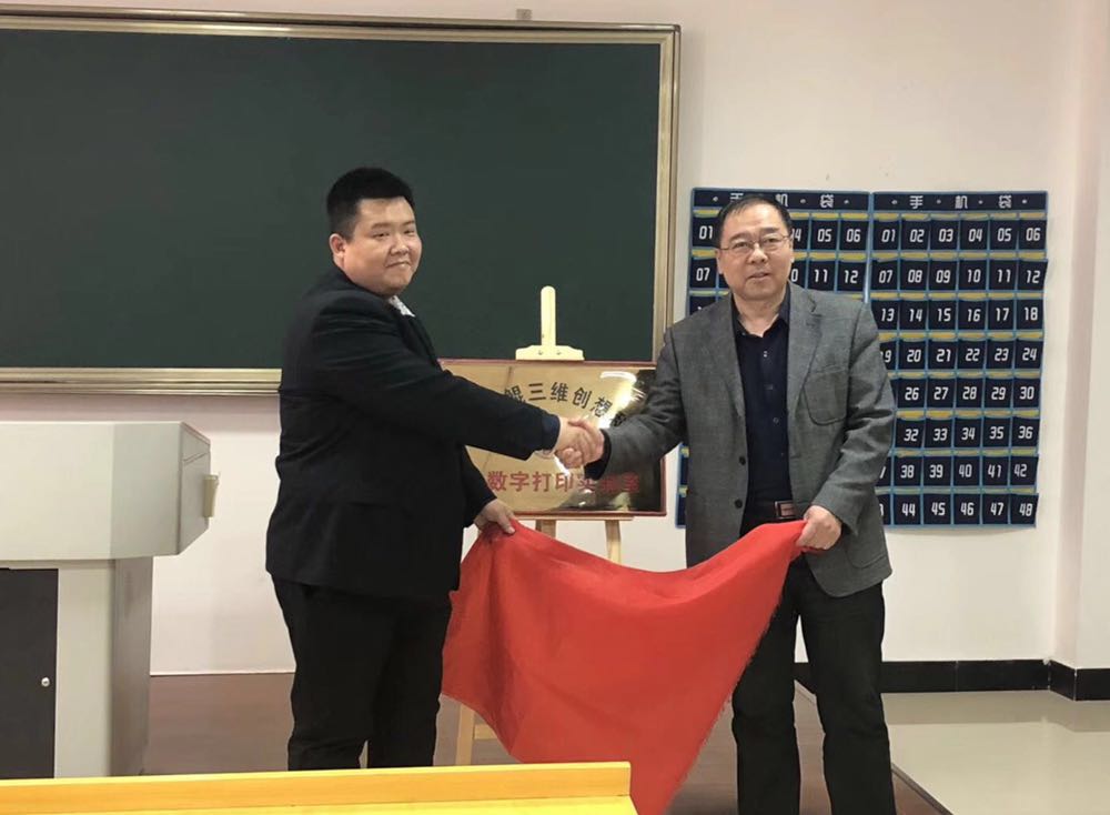 1526611215441083029.jpg 1526611215441083029.jpg